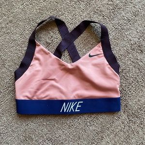 nike crisscross sports bra size small